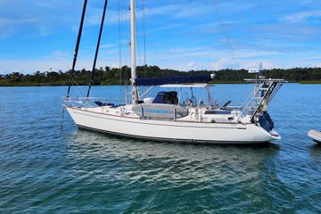 2005 Tayana 48