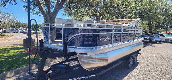 Sold: Sun Tracker 20 DLX Fishin Barge Boat in Oak Hills, CA, 318822