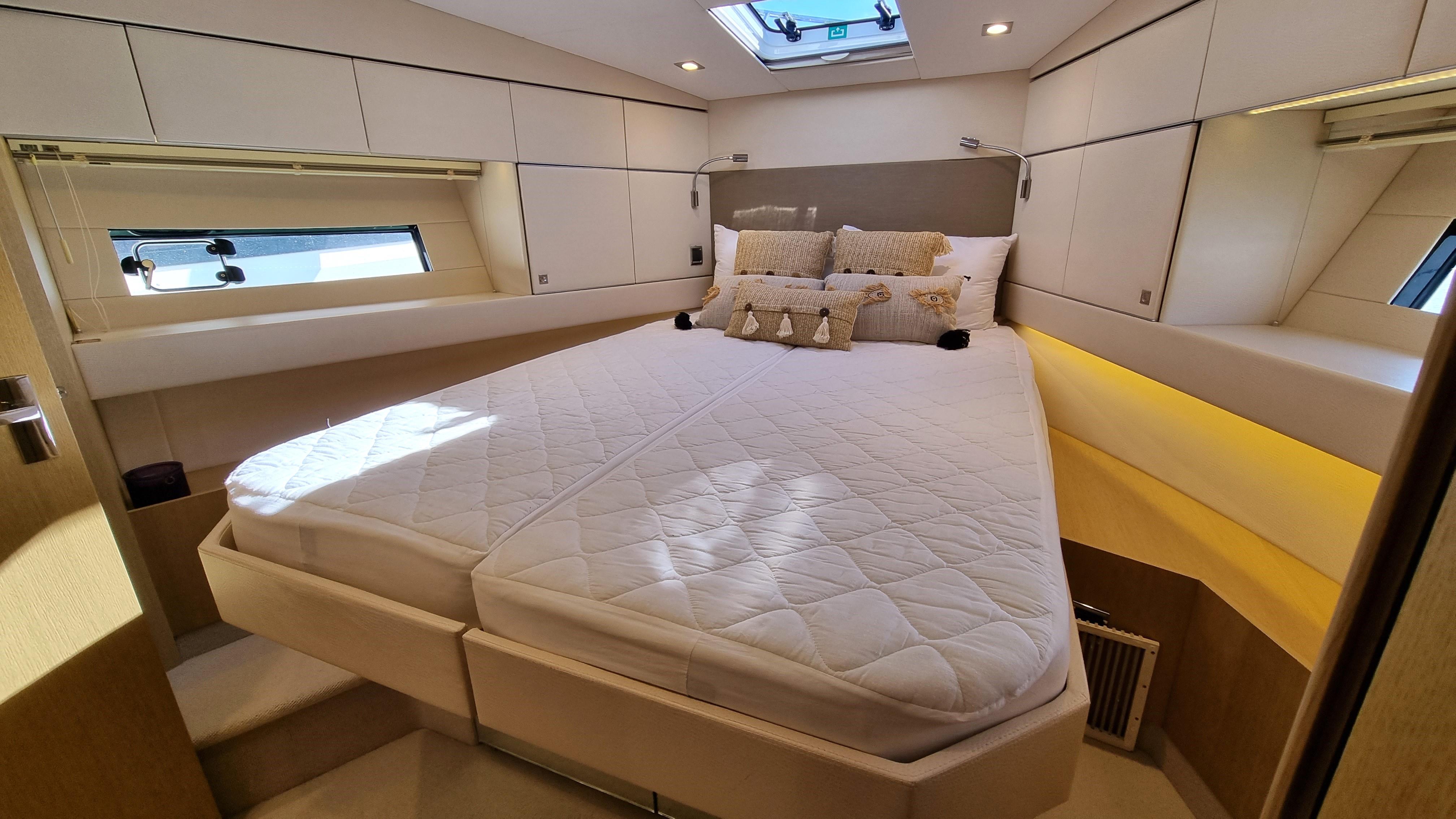 2014 Fairline Squadron 48