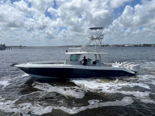 HCB 42 Siesta HCB 42 Five Wahoos - Profile
