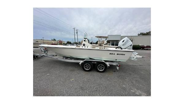 2024 Sea Born FX22 Bay
