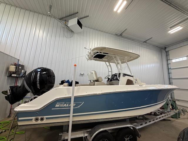 2017 Boston Whaler 230 Outrage