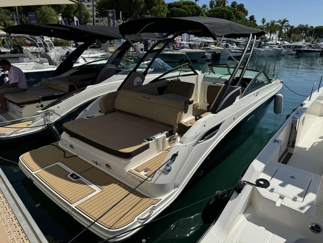 2025 Sea Ray SDX 250 IN-BORD