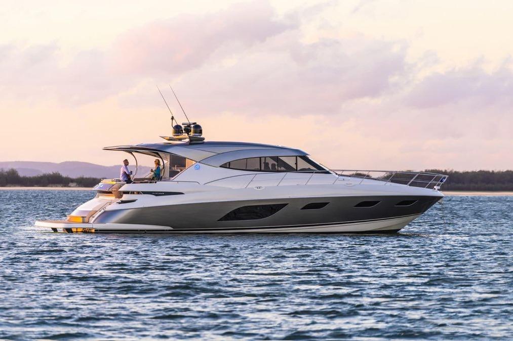 2020 Riviera 6000 Sport Yacht Platinum Edition