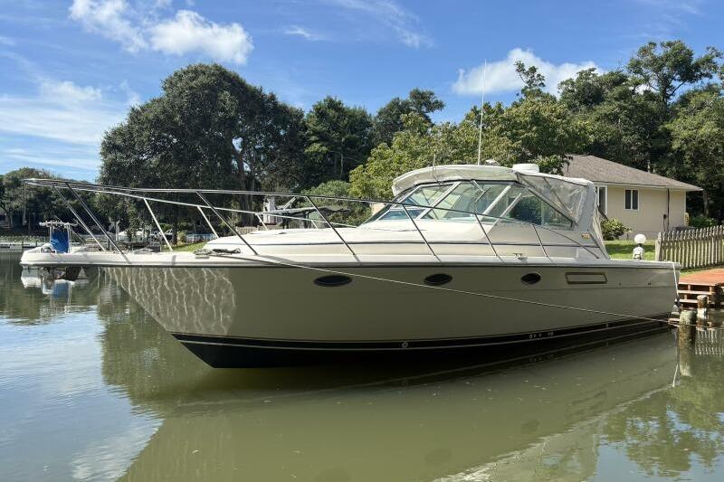 1997 Tiara Yachts 3100 Open