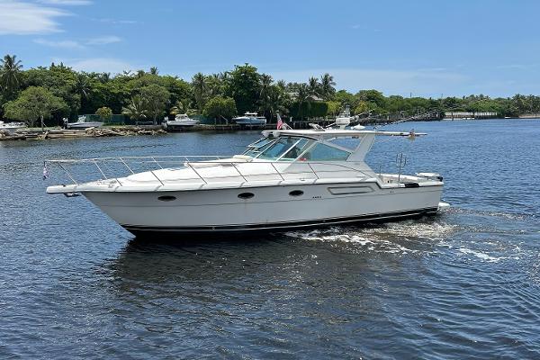 2000 Tiara Yachts 3700 Open