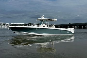 2019 Boston Whaler 330 Outrage