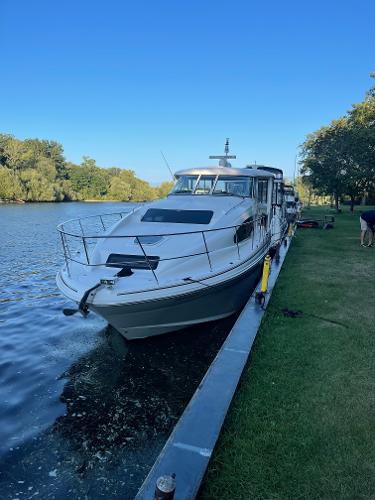 2005 Sea Ray 390 Motor Yacht