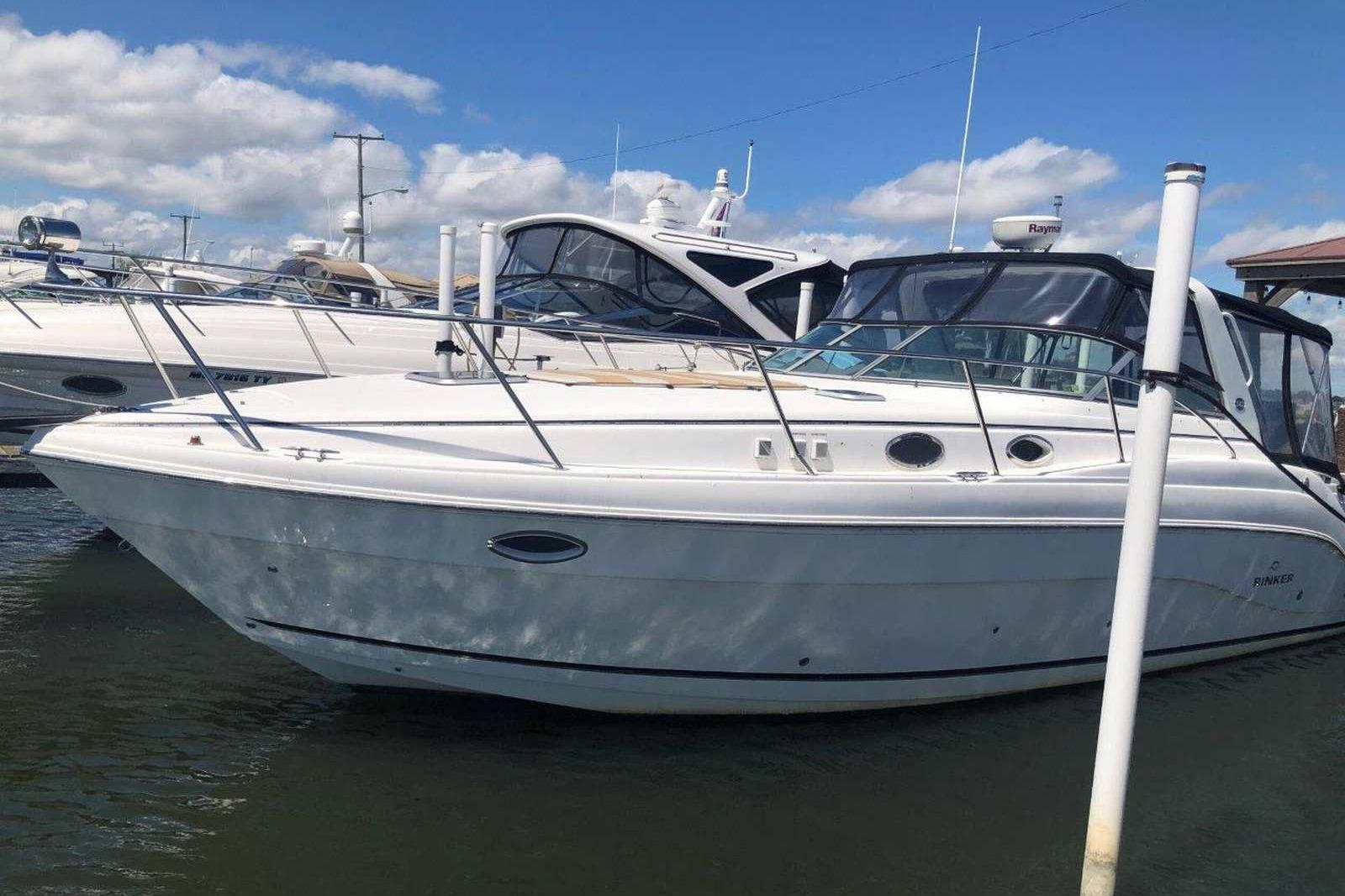 2006 Rinker 342 Express Cruiser