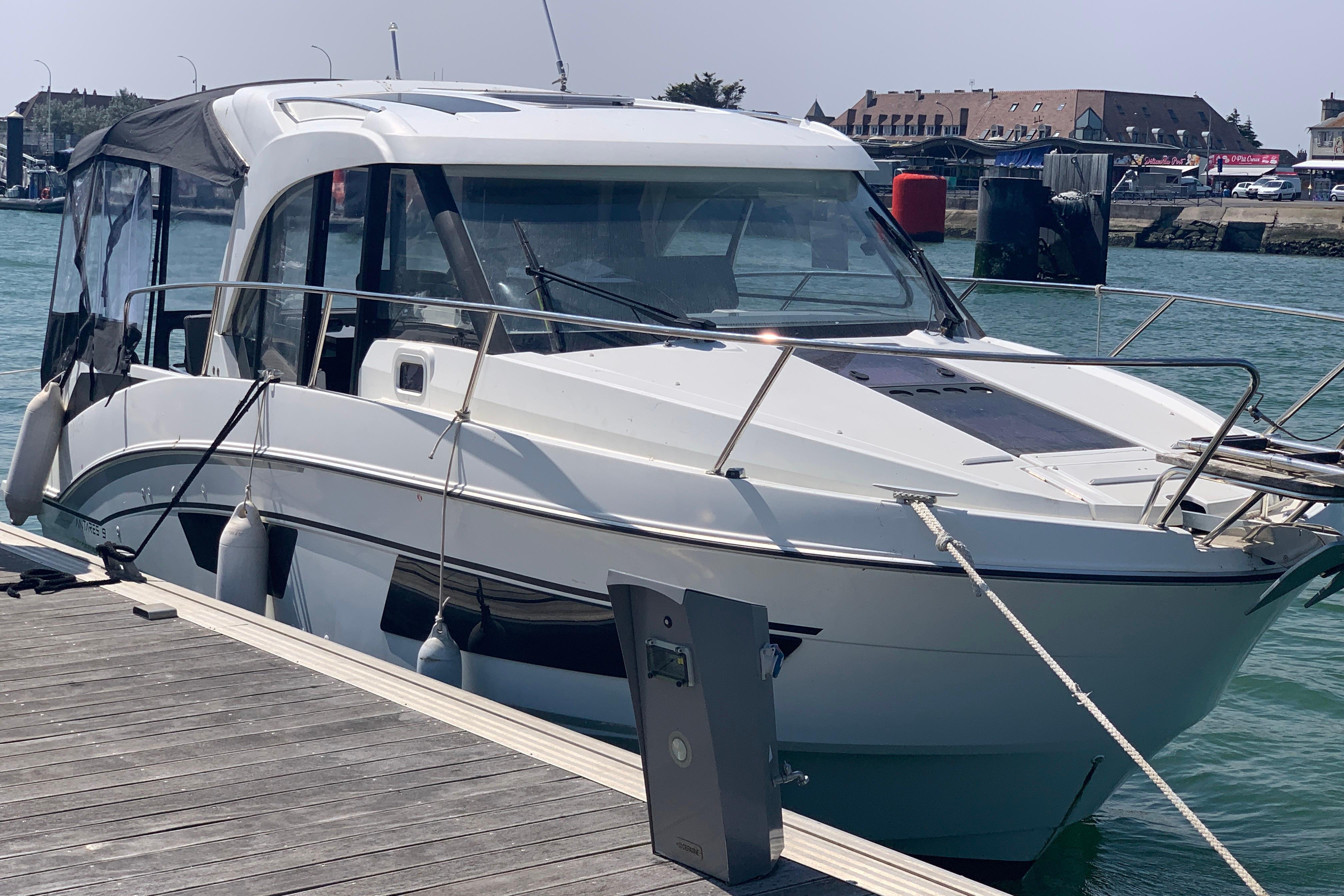 2021 Beneteau Antares 9 OB