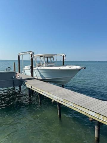 Robalo R302