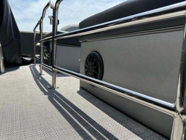 2024 Massimo Marine p22