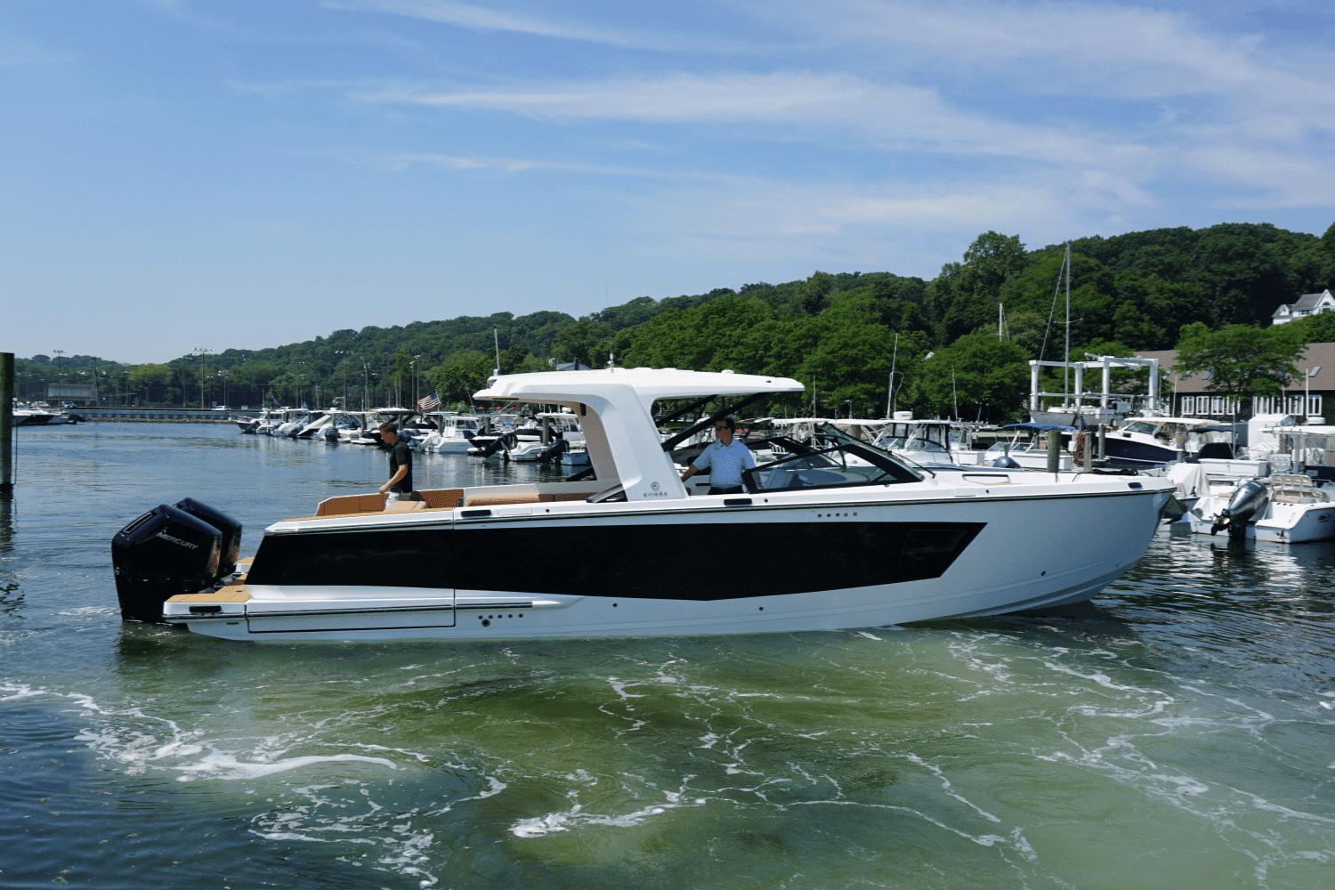2024 Aviara AV40 Outboard