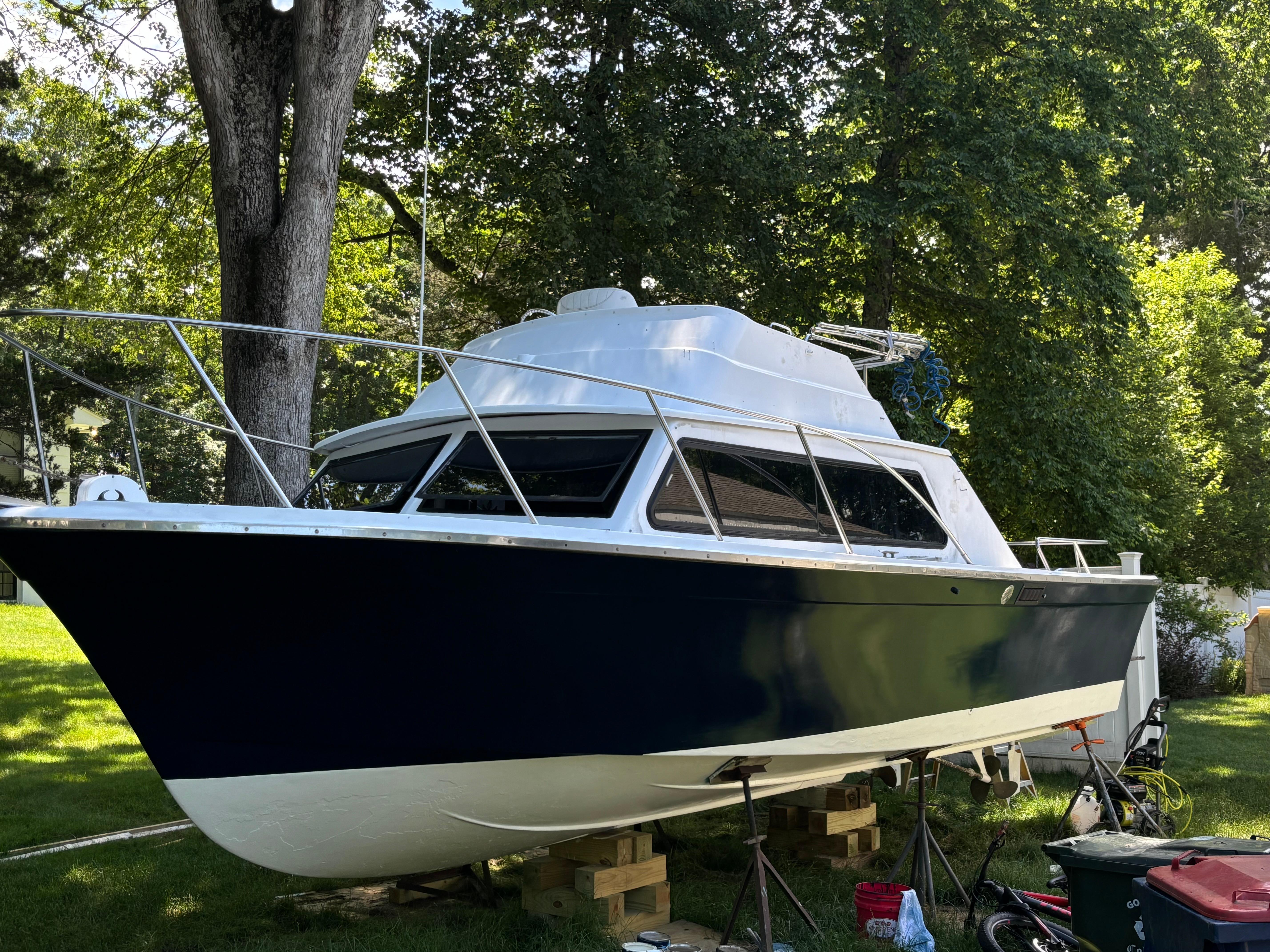 1974 Luhrs Two 80