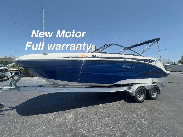 2022 Hurricane SunDeck 235 OB