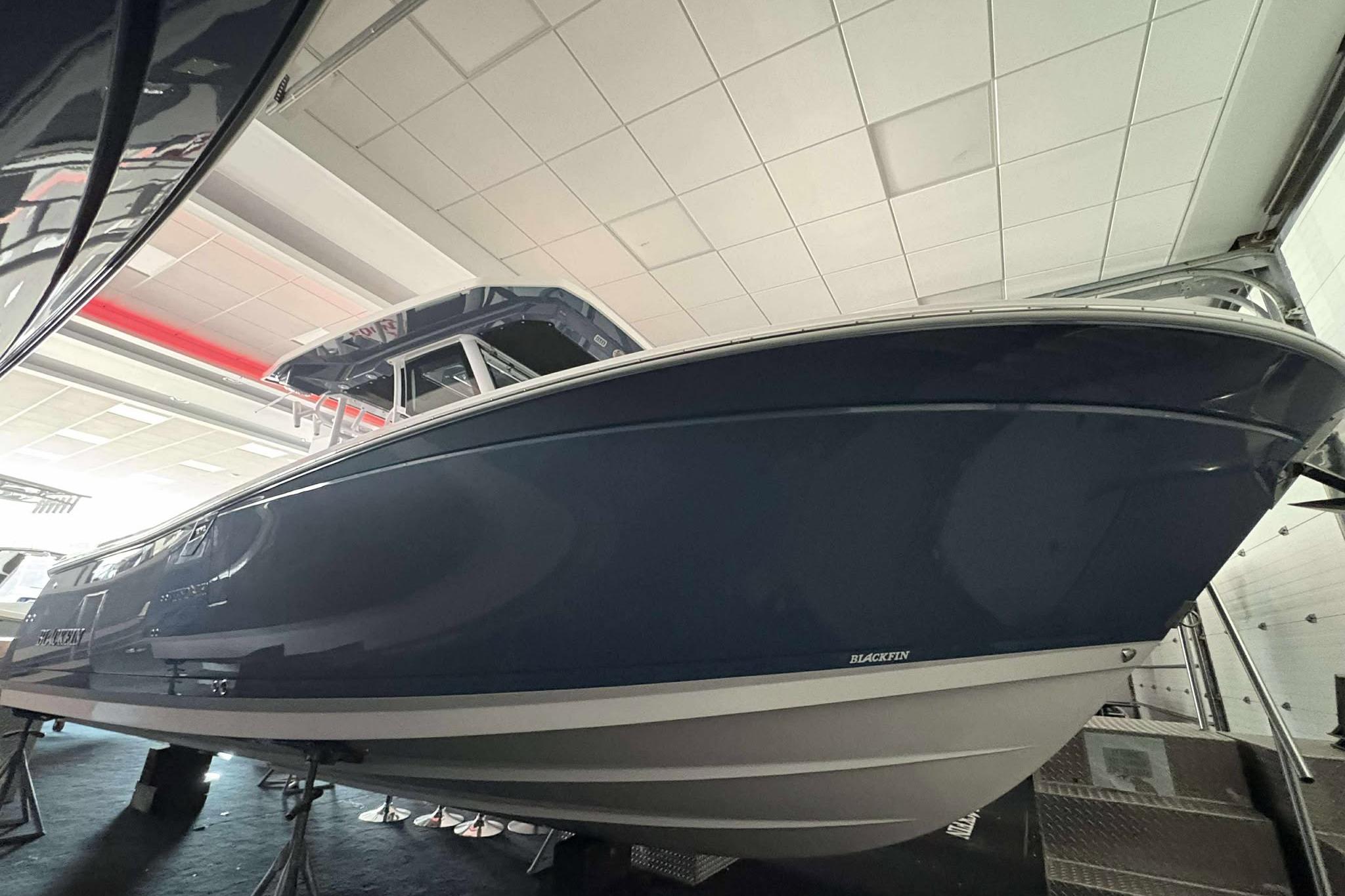 2025 Blackfin 272 CC