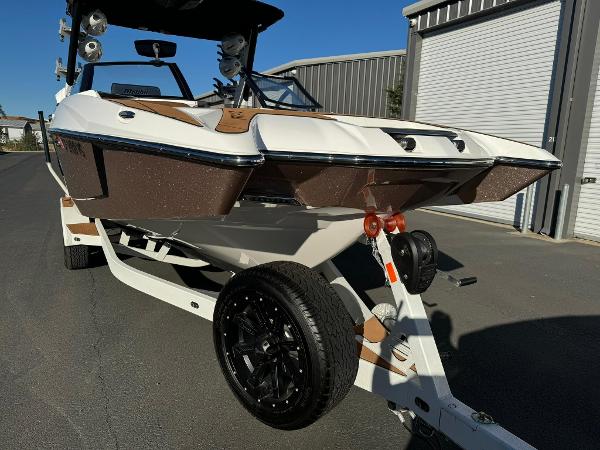 2020 Malibu 24MXZ