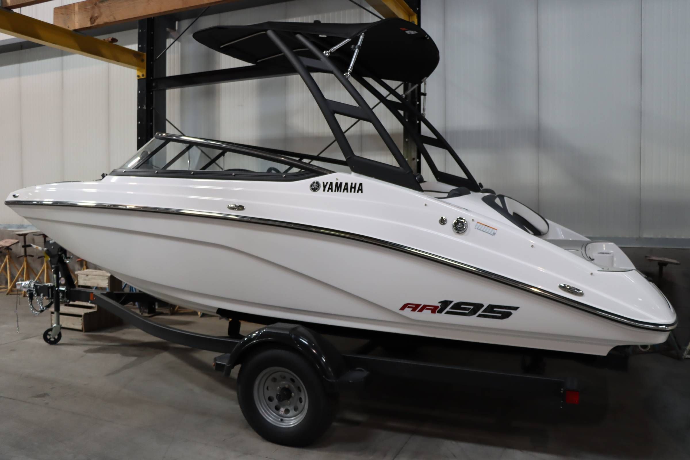 2025 Yamaha Boats AR195