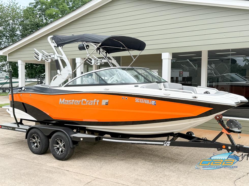 2017 MasterCraft XT20