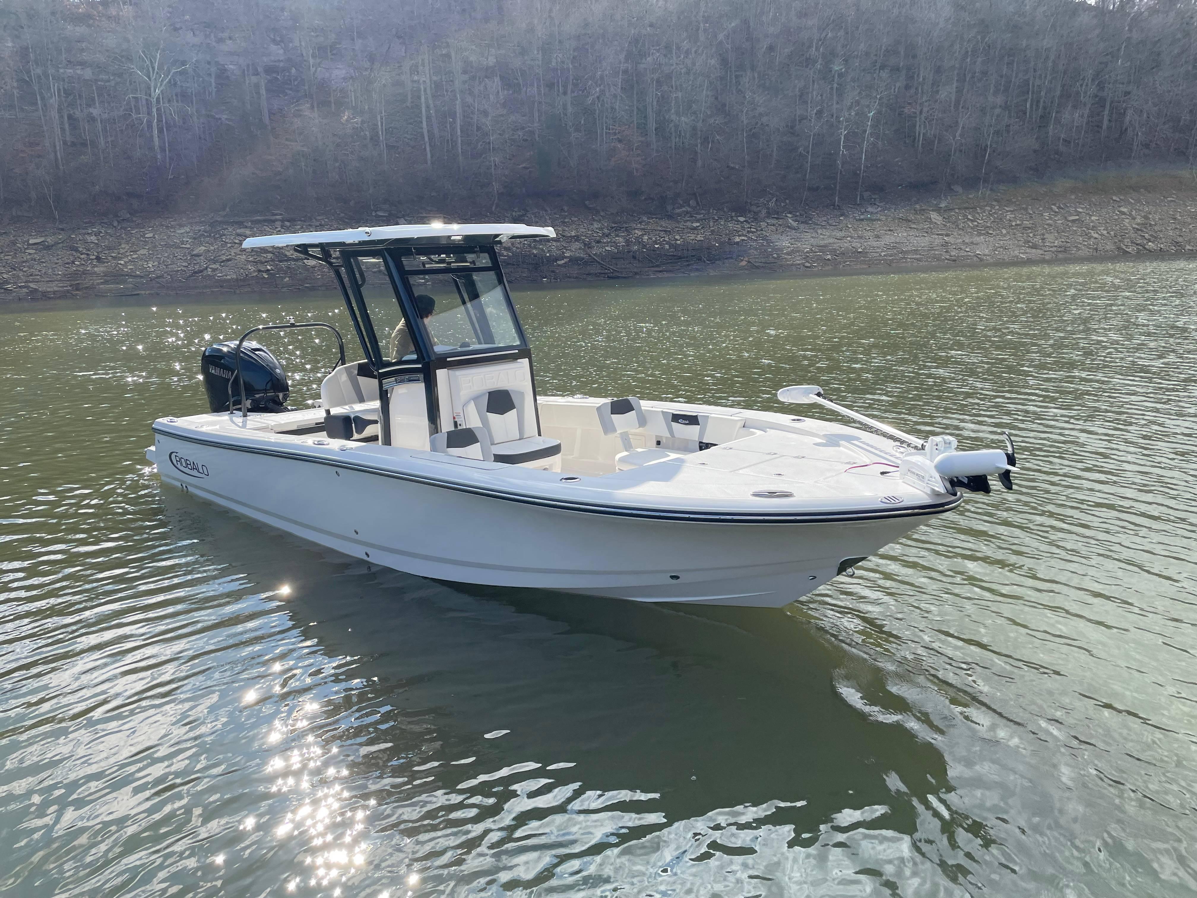 2024 Robalo 266 Cayman