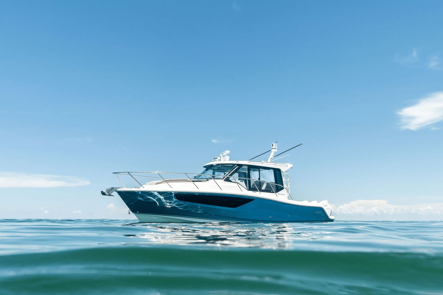 2025 Boston Whaler 365 Conquest