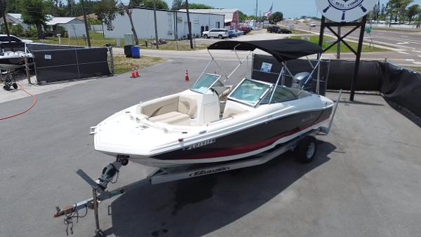 2014 NauticStar 203DC Sport Deck