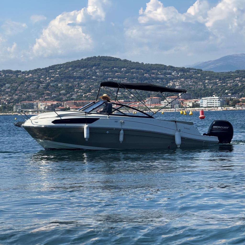 2016 Bayliner VR5 Cuddy