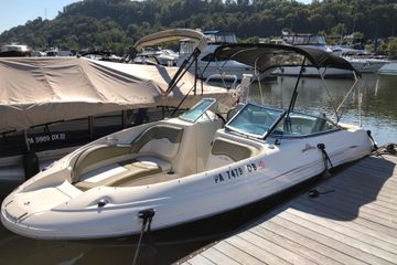 2007 Sea Ray 220 Sundeck