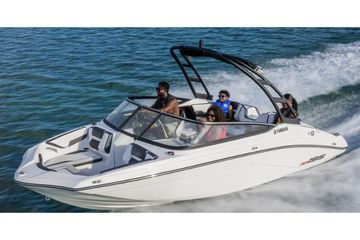 2025 Yamaha Boats AR195