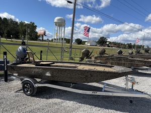 Xpress HD Series HD16DB WITH SEADECK/LIVEWELL