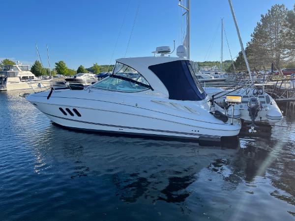 2012 Cruisers Yachts 350 Express