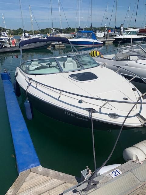2008 Sea Ray 220 Sundeck