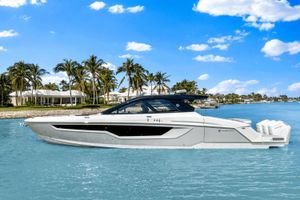Cruisers Yachts 50 GLS