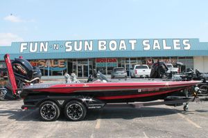 Skeeter FXR21 Apex 2022 Skeeter FXR21 Apex boat at Fun-N-Sun Boat Sales dealership.