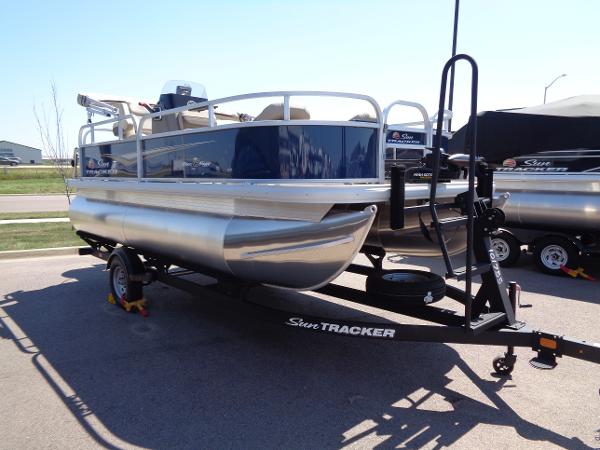 2025 Sun Tracker Bass Buggy 16 XL Select