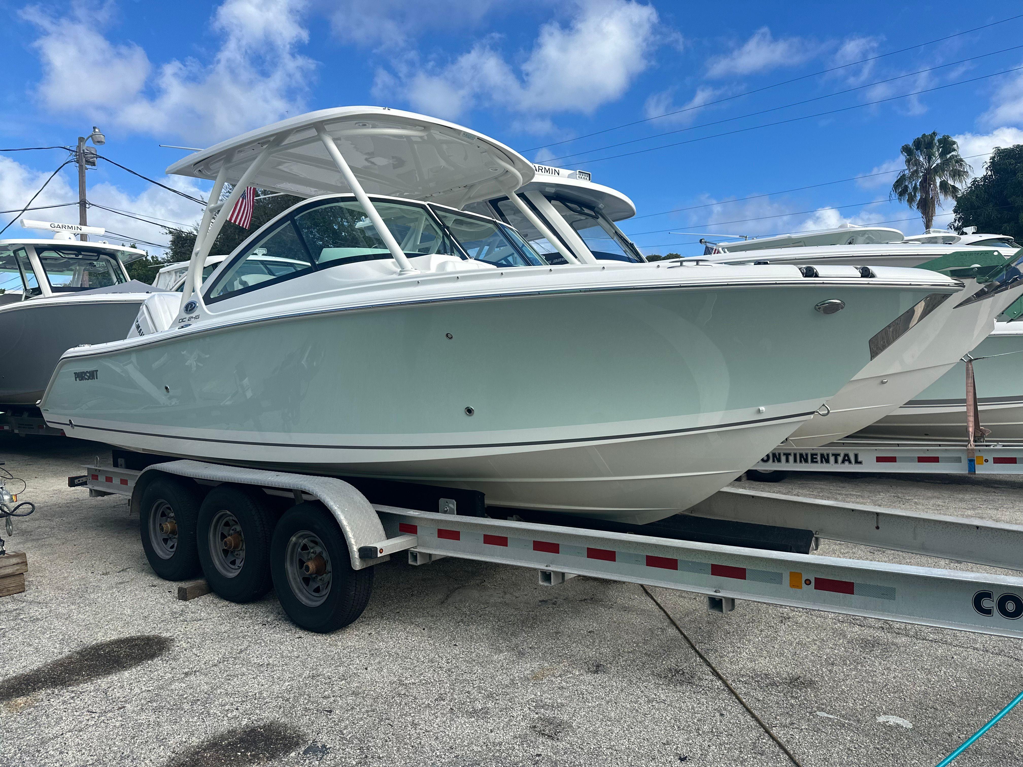 2025 Pursuit DC 246 Dual Console