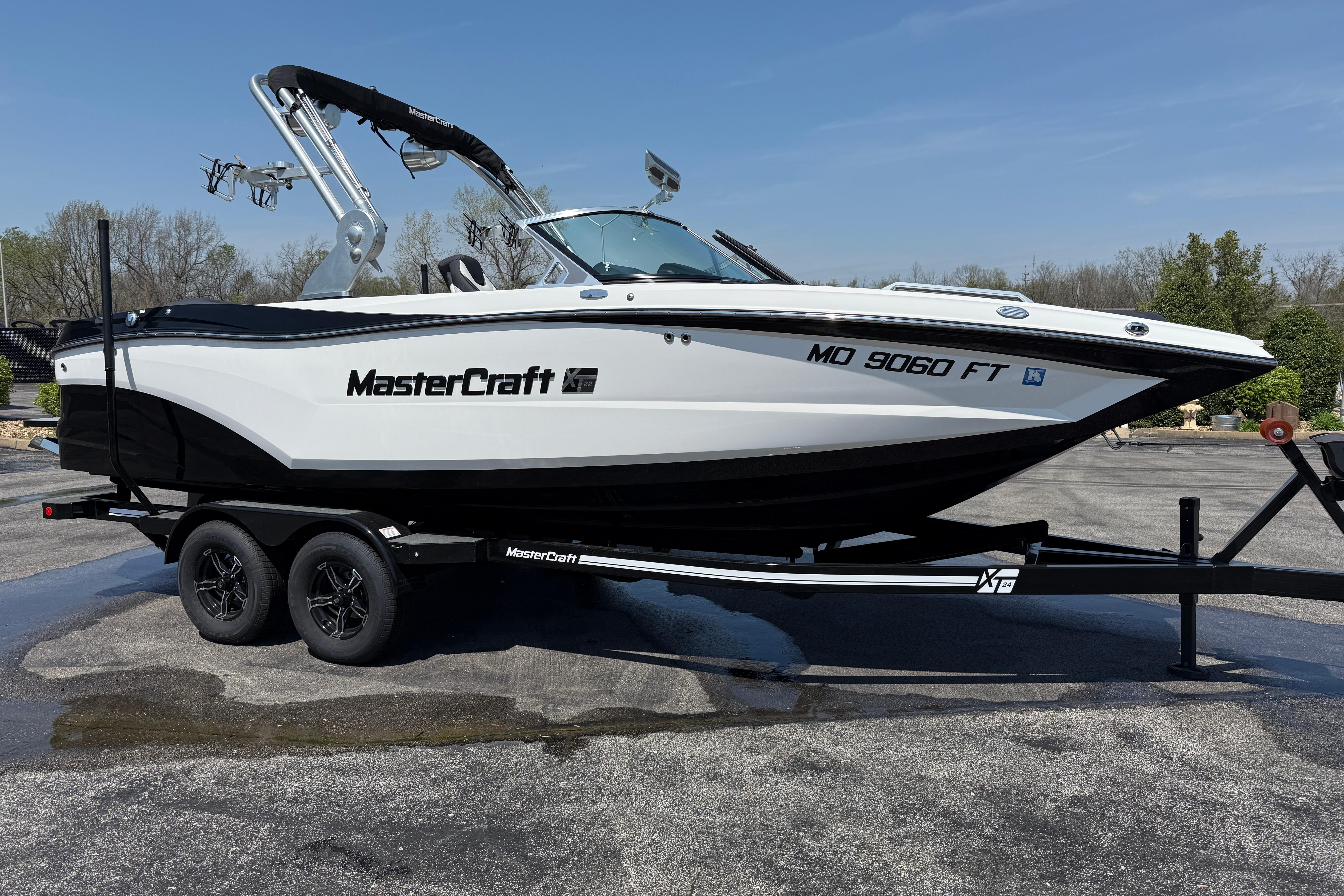 2019 MasterCraft XT22