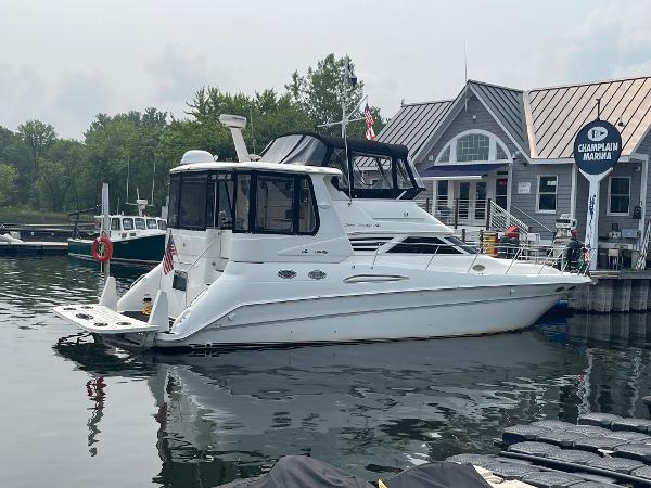 Sea Ray 420 Aft Cabin 1997 Sea Ray 420 Aft Cabin yacht docked at Champlain Marina.