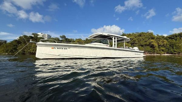 2019 Axopar 37 Sun Top
