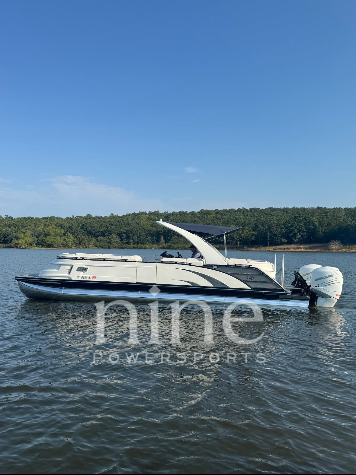 Bennington QX 30