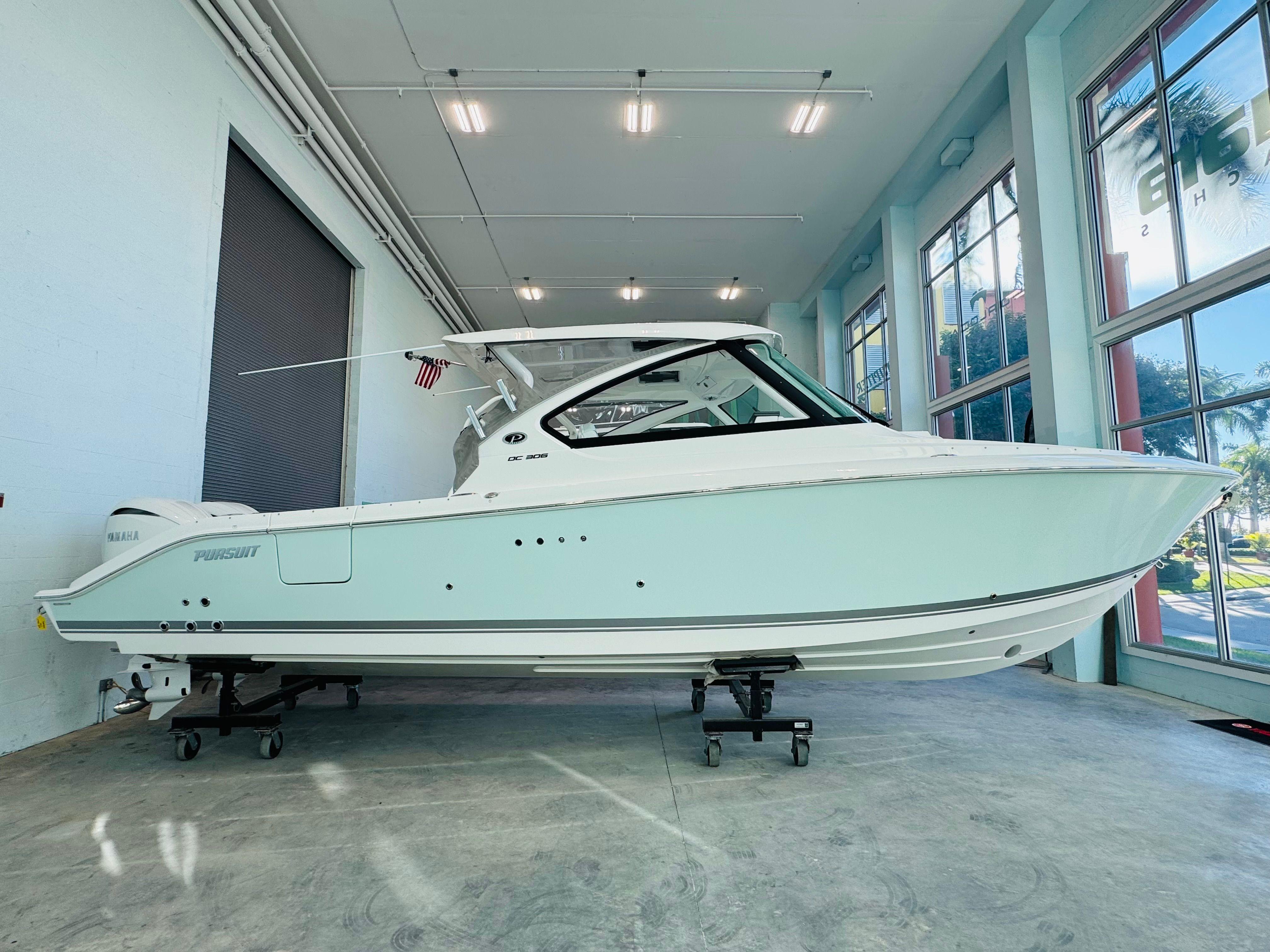 2025 Pursuit DC 306 Dual Console
