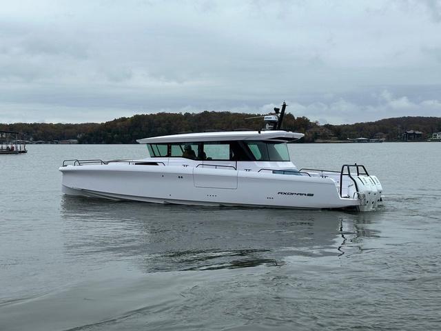 2024 Axopar 45 XC Cross Cabin