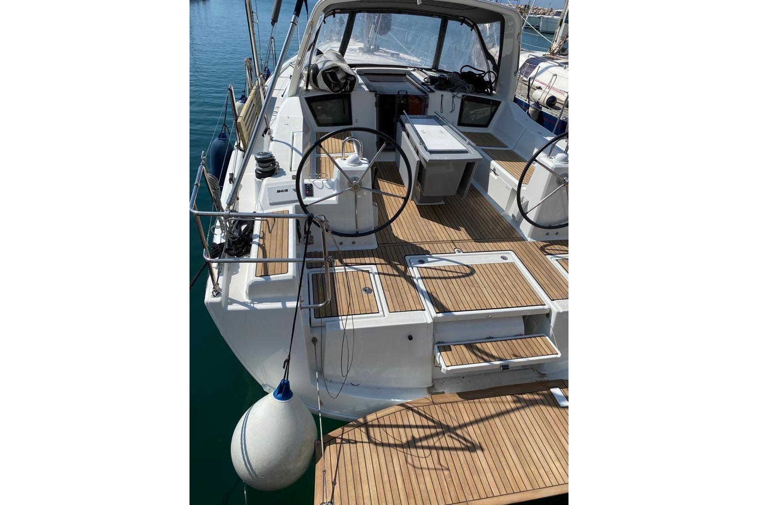 Beneteau Oceanis 41.1 2017 Beneteau Oceanis 41.1 sailboat with dual steering wheels and teak deck.
