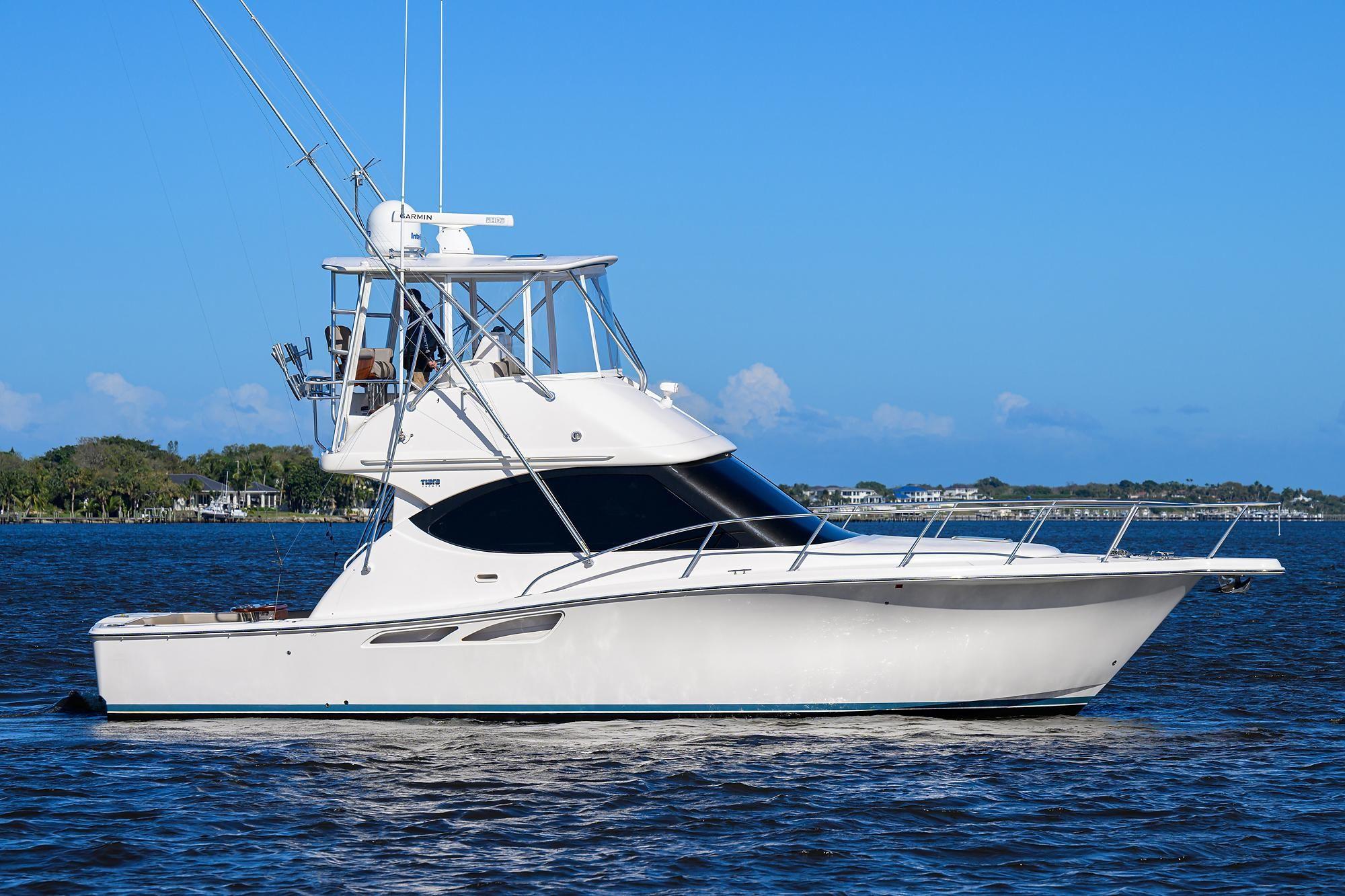 2017 Tiara Yachts 39 Convertible