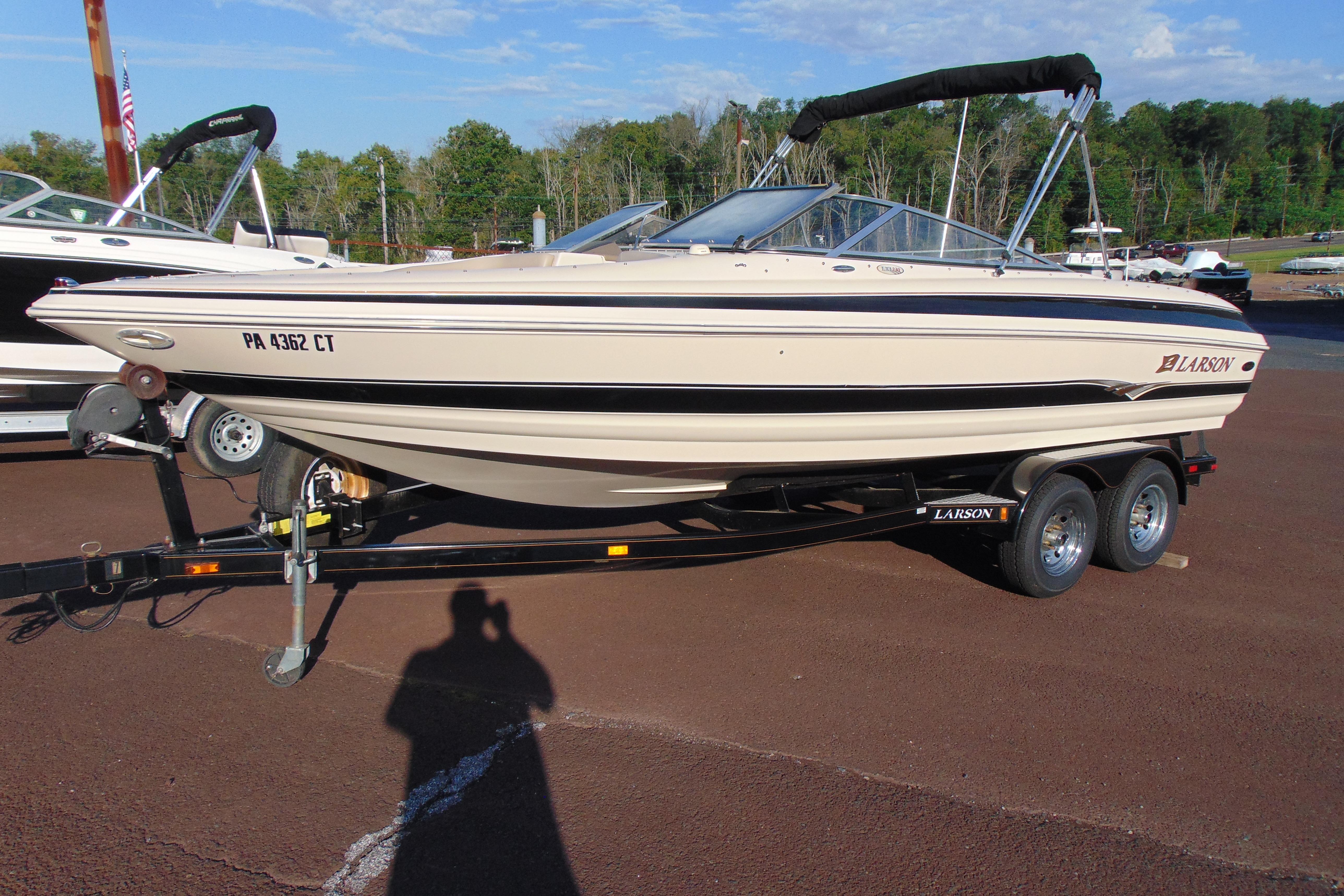 2004 Larson LXI230