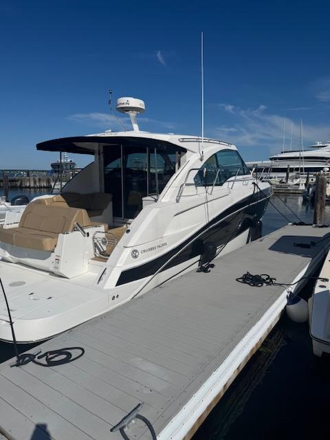 2015 Cruisers Yachts 41 Cantius