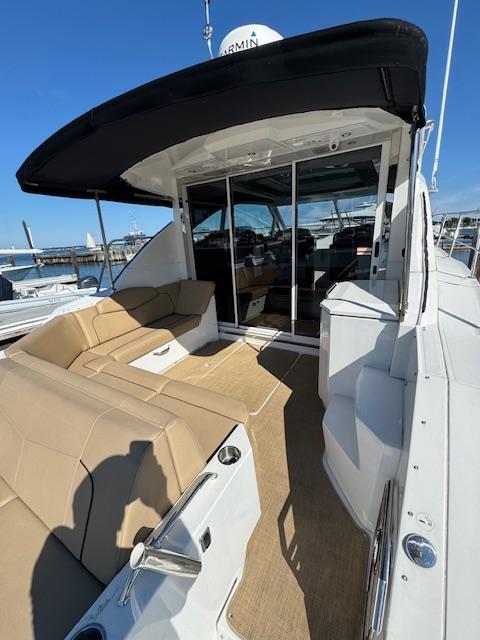 2015 Cruisers Yachts 41 Cantius