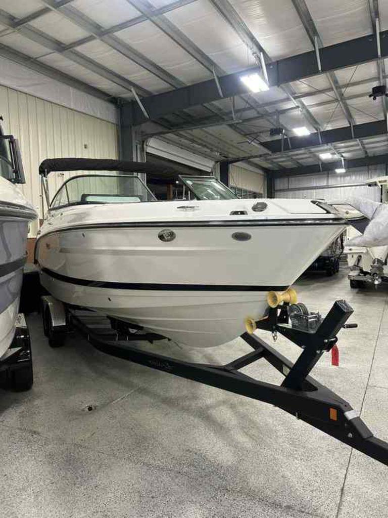 Sea Ray SLX 280