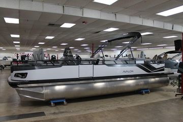 2025 Avalon Venture 85 Center Console Fish 25 FT