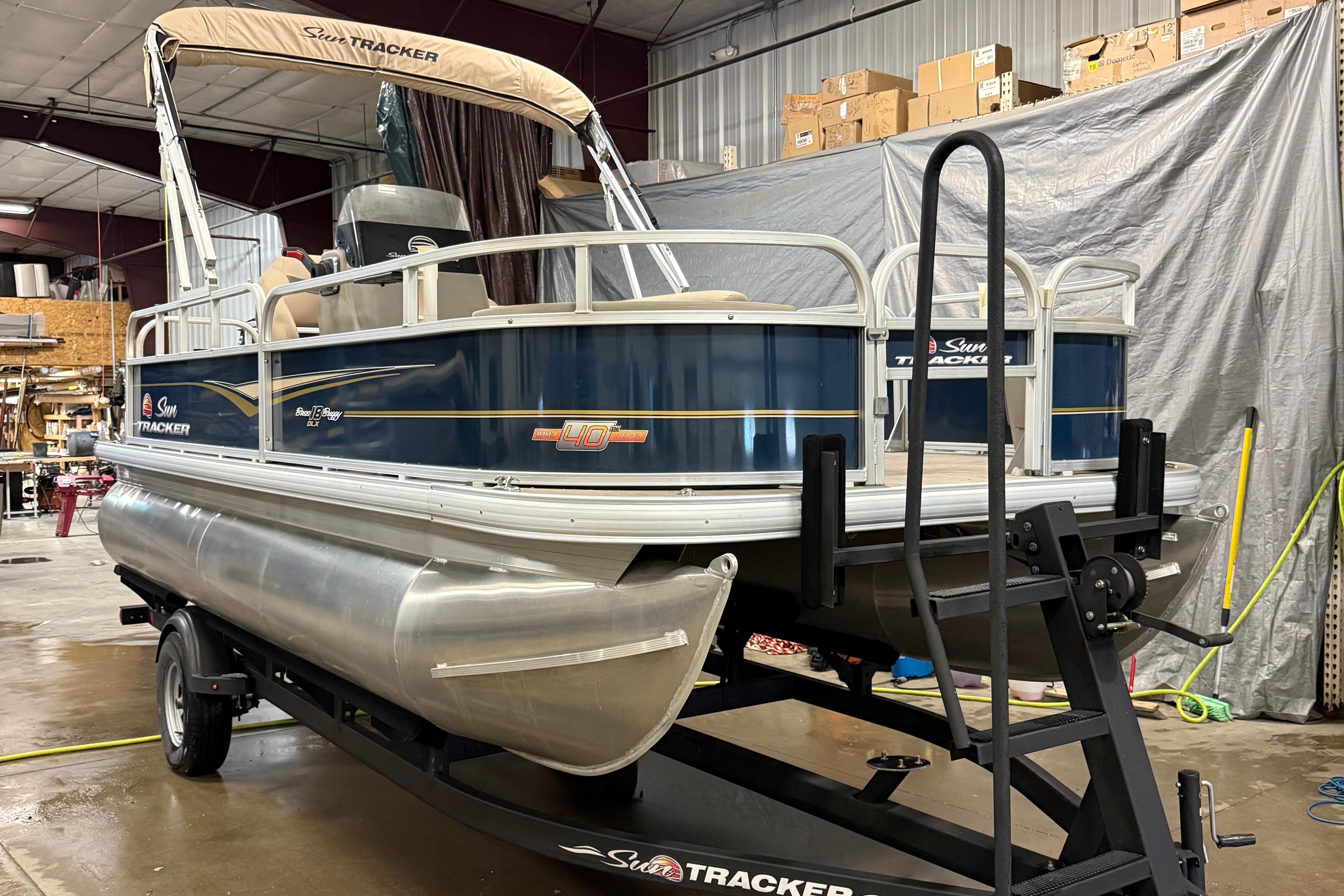 2023 Sun Tracker Bass Buggy 18 DLX